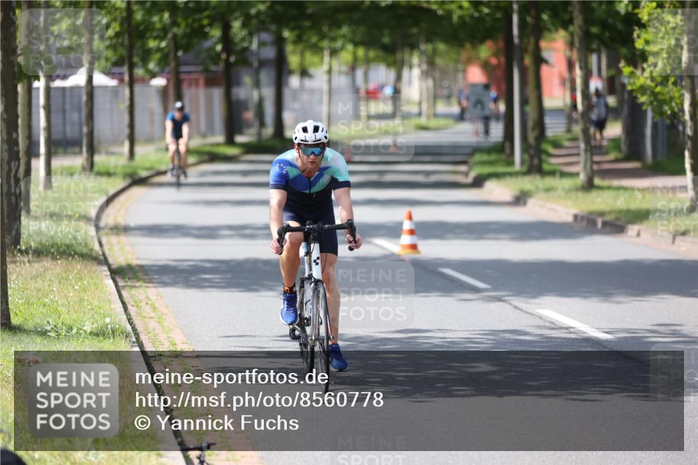 10.08.2025 - GEWOBA Citytriathlon Bremen Yannick Fuchs http://msf.ph/oto/8560778 10.08.2025 14:20:19 Radfahren 18, 29, 35, 52, 80, 130, 197, 238, 256, 257 meine-sportfotos.de