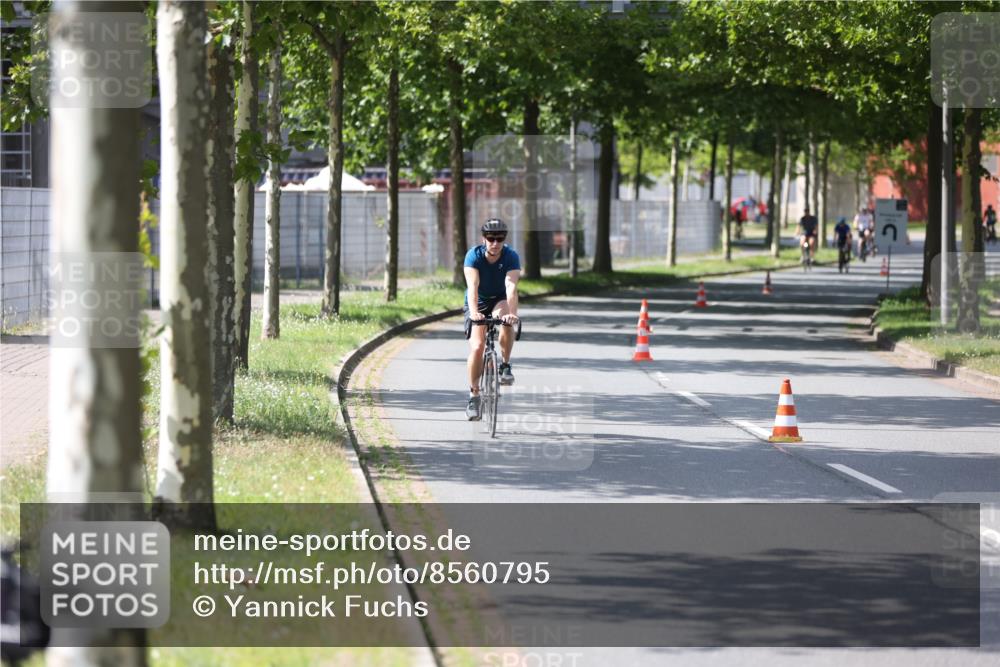 10.08.2025 - GEWOBA Citytriathlon Bremen Yannick Fuchs http://msf.ph/oto/8560795 10.08.2025 14:20:22 Radfahren 28, 29, 35, 52, 67, 80, 197 meine-sportfotos.de
