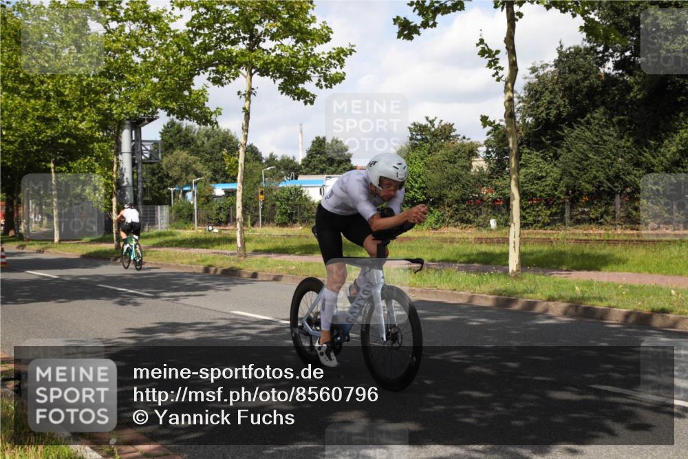 10.08.2025 - GEWOBA Citytriathlon Bremen Yannick Fuchs http://msf.ph/oto/8560796 10.08.2025 12:10:29 Radfahren 629, 644, 647, 656, 710, 722, 730, 755, 889, 1014 meine-sportfotos.de