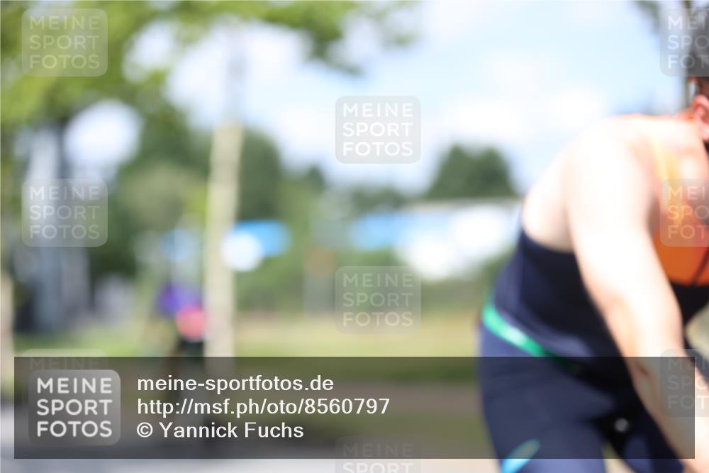 10.08.2025 - GEWOBA Citytriathlon Bremen Yannick Fuchs http://msf.ph/oto/8560797 10.08.2025 12:43:24 Radfahren 612, 646, 835, 885, 945, 955, 964, 1038 meine-sportfotos.de