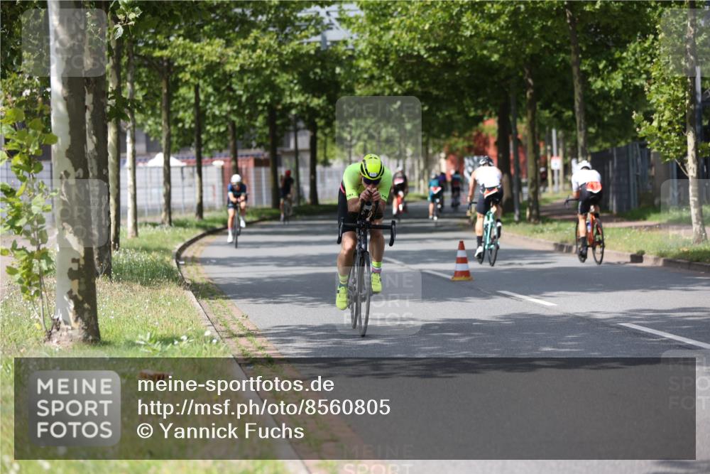 10.08.2025 - GEWOBA Citytriathlon Bremen Yannick Fuchs http://msf.ph/oto/8560805 10.08.2025 12:43:32 Radfahren 646, 835, 837, 842, 885, 925, 955, 964, 1038 meine-sportfotos.de