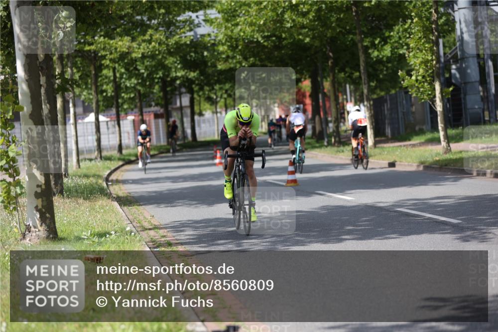 10.08.2025 - GEWOBA Citytriathlon Bremen Yannick Fuchs http://msf.ph/oto/8560809 10.08.2025 12:43:32 Radfahren 646, 835, 837, 842, 885, 925, 955, 964, 1038 meine-sportfotos.de