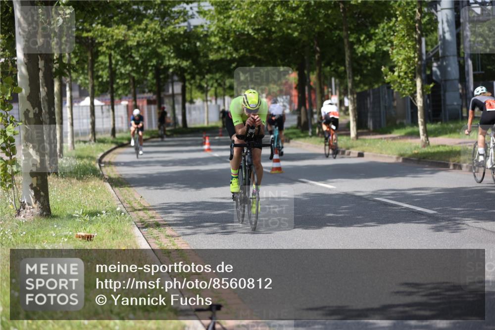 10.08.2025 - GEWOBA Citytriathlon Bremen Yannick Fuchs http://msf.ph/oto/8560812 10.08.2025 12:43:33 Radfahren 646, 835, 837, 842, 885, 925, 955, 1038 meine-sportfotos.de