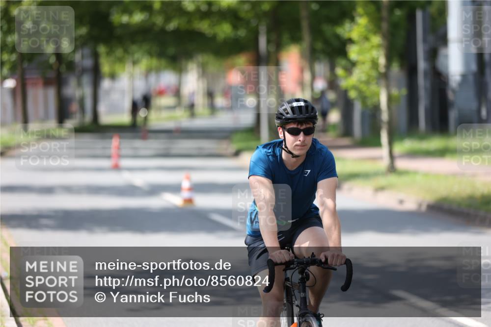 10.08.2025 - GEWOBA Citytriathlon Bremen Yannick Fuchs http://msf.ph/oto/8560824 10.08.2025 14:20:24 Radfahren 28, 29, 35, 52, 67, 80, 197, 274 meine-sportfotos.de