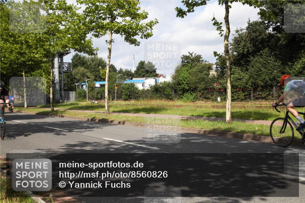 10.08.2025 - GEWOBA Citytriathlon Bremen Yannick Fuchs http://msf.ph/oto/8560826 10.08.2025 12:10:38 Radfahren 573, 622, 629, 644, 647, 656, 659, 685, 712, 722, 730, 748, 755, 819, 889, 1014 meine-sportfotos.de