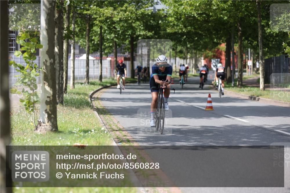 10.08.2025 - GEWOBA Citytriathlon Bremen Yannick Fuchs http://msf.ph/oto/8560828 10.08.2025 12:43:35 Radfahren 646, 835, 837, 842, 925, 955, 1038 meine-sportfotos.de