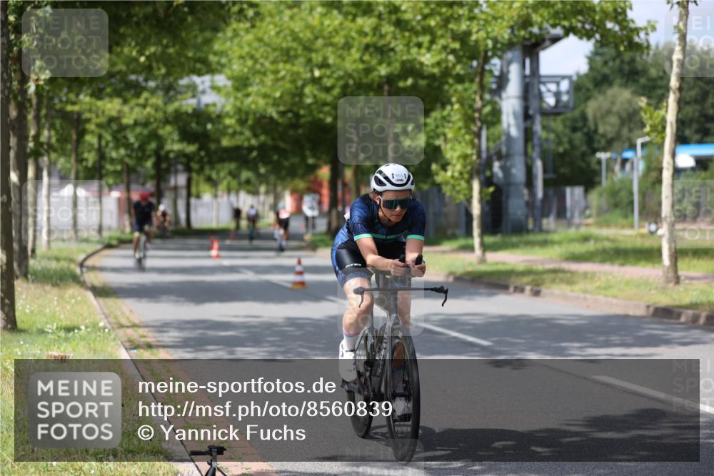 10.08.2025 - GEWOBA Citytriathlon Bremen Yannick Fuchs http://msf.ph/oto/8560839 10.08.2025 12:43:36 Radfahren 646, 835, 837, 842, 907, 925, 955, 1012, 1038 meine-sportfotos.de