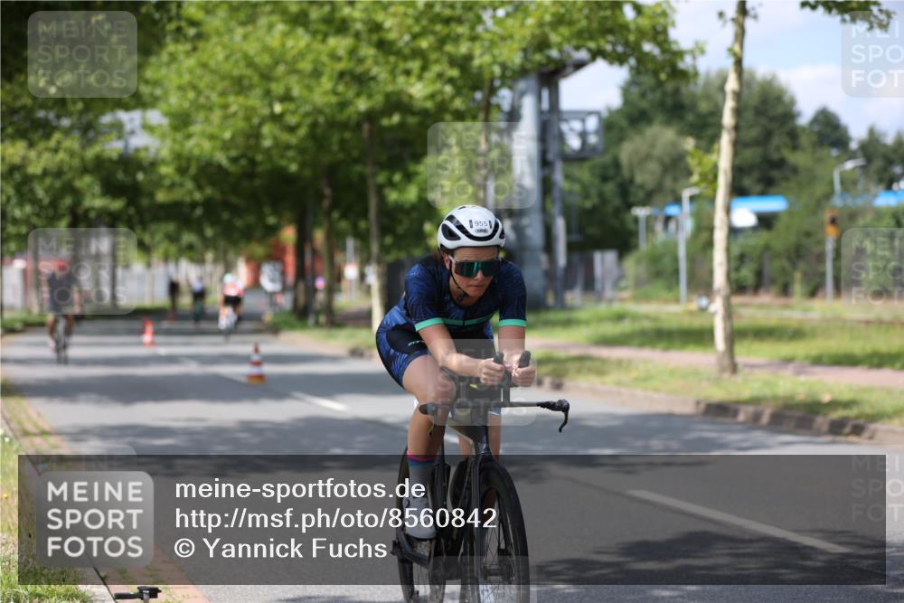 10.08.2025 - GEWOBA Citytriathlon Bremen Yannick Fuchs http://msf.ph/oto/8560842 10.08.2025 12:43:36 Radfahren 646, 835, 837, 842, 907, 925, 955, 1012, 1038 meine-sportfotos.de