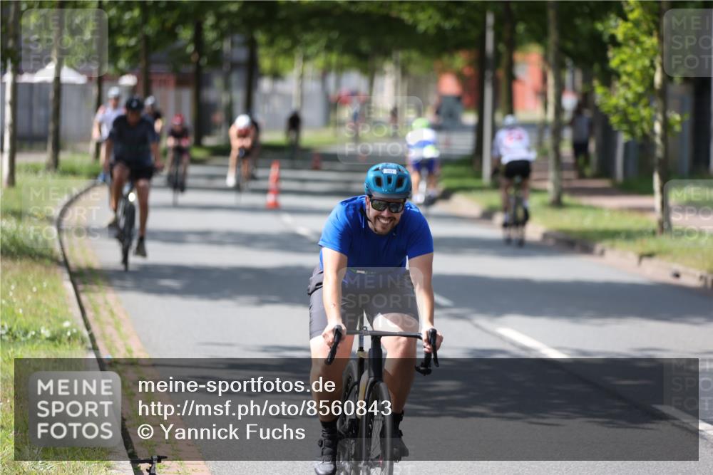 10.08.2025 - GEWOBA Citytriathlon Bremen Yannick Fuchs http://msf.ph/oto/8560843 10.08.2025 14:20:34 Radfahren 11, 28, 29, 35, 67, 69, 80, 216, 229, 274, 281 meine-sportfotos.de