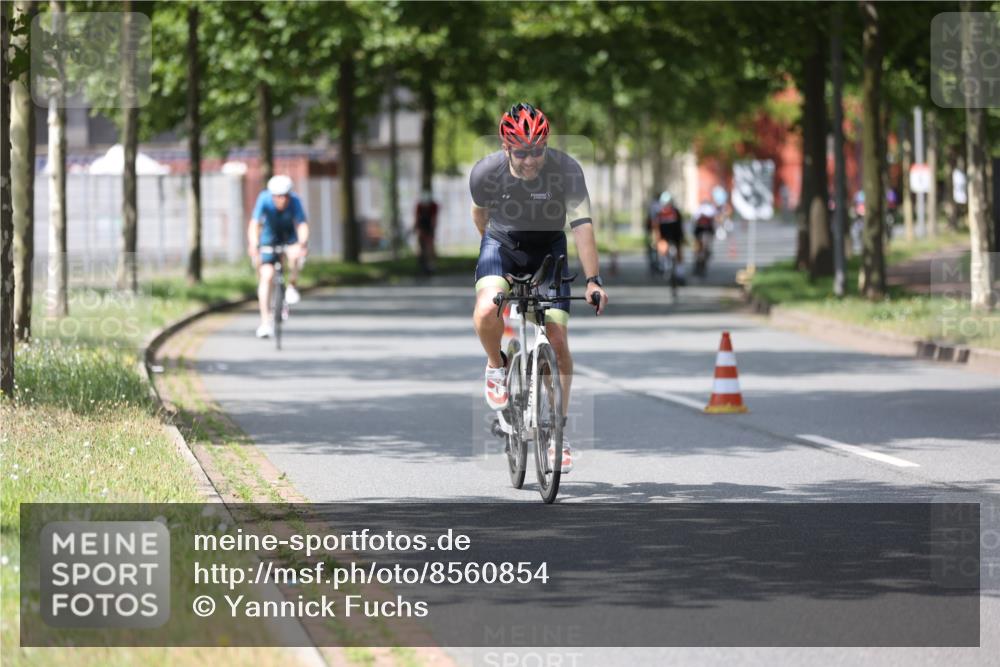 10.08.2025 - GEWOBA Citytriathlon Bremen Yannick Fuchs http://msf.ph/oto/8560854 10.08.2025 12:43:38 Radfahren 835, 837, 842, 907, 925, 955, 1012 meine-sportfotos.de