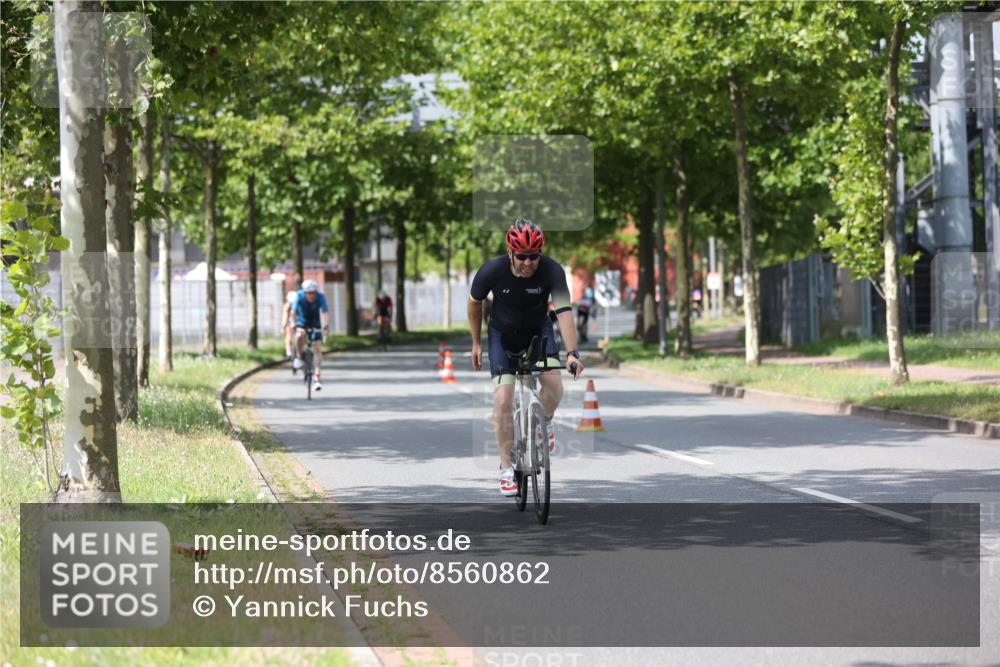 10.08.2025 - GEWOBA Citytriathlon Bremen Yannick Fuchs http://msf.ph/oto/8560862 10.08.2025 12:43:38 Radfahren 835, 837, 842, 907, 925, 955, 1012 meine-sportfotos.de