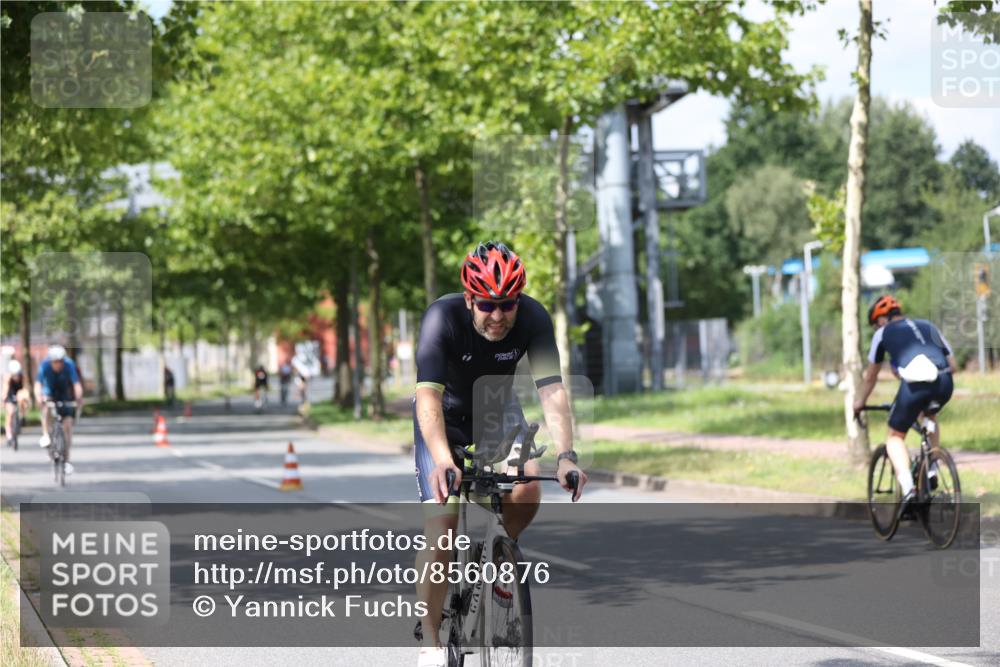 10.08.2025 - GEWOBA Citytriathlon Bremen Yannick Fuchs http://msf.ph/oto/8560876 10.08.2025 12:43:39 Radfahren 835, 837, 842, 907, 925, 955, 1012 meine-sportfotos.de