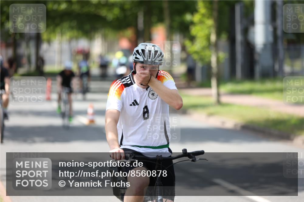 10.08.2025 - GEWOBA Citytriathlon Bremen Yannick Fuchs http://msf.ph/oto/8560878 10.08.2025 14:20:40 Radfahren 11, 28, 35, 56, 61, 67, 69, 80, 110, 145, 216, 229, 272, 274, 281, 312 meine-sportfotos.de