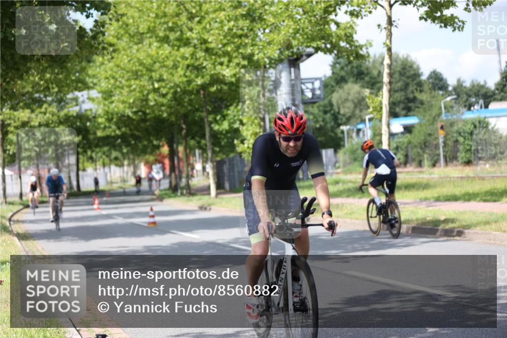10.08.2025 - GEWOBA Citytriathlon Bremen Yannick Fuchs http://msf.ph/oto/8560882 10.08.2025 12:43:39 Radfahren 835, 837, 842, 907, 925, 955, 1012 meine-sportfotos.de