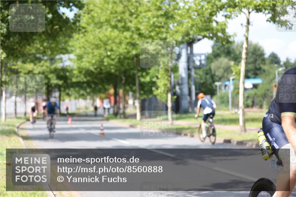 10.08.2025 - GEWOBA Citytriathlon Bremen Yannick Fuchs http://msf.ph/oto/8560888 10.08.2025 12:43:39 Radfahren 835, 837, 842, 907, 925, 955, 1012 meine-sportfotos.de