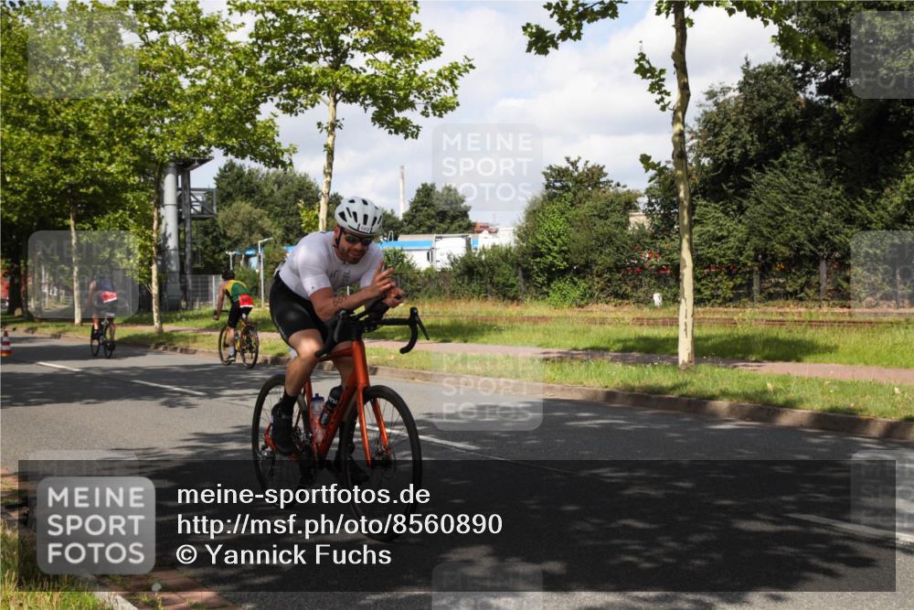 10.08.2025 - GEWOBA Citytriathlon Bremen Yannick Fuchs http://msf.ph/oto/8560890 10.08.2025 12:11:05 Radfahren 625, 669, 679, 687, 716, 800, 812, 835, 898 meine-sportfotos.de