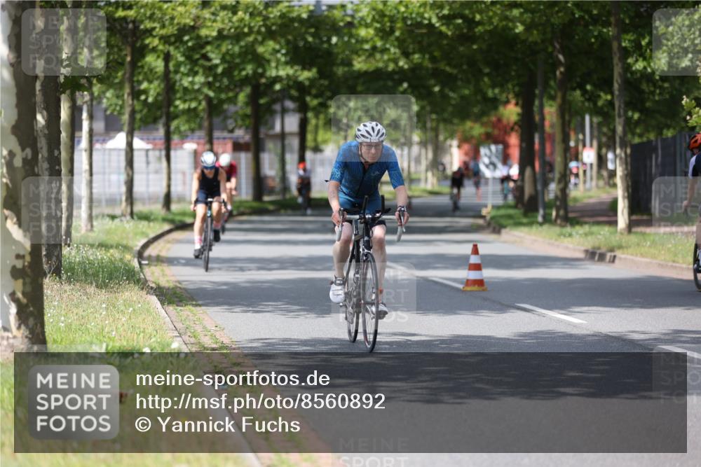 10.08.2025 - GEWOBA Citytriathlon Bremen Yannick Fuchs http://msf.ph/oto/8560892 10.08.2025 12:43:40 Radfahren 835, 837, 842, 907, 925, 955, 1012 meine-sportfotos.de