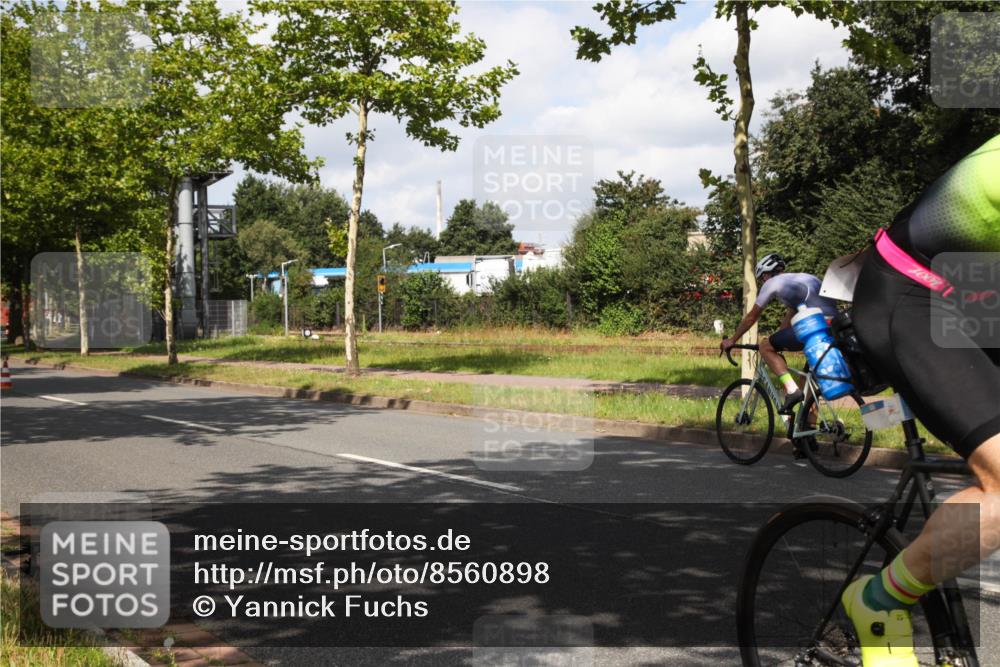 10.08.2025 - GEWOBA Citytriathlon Bremen Yannick Fuchs http://msf.ph/oto/8560898 10.08.2025 12:11:09 Radfahren 575, 625, 669, 679, 687, 713, 800, 812, 835 meine-sportfotos.de