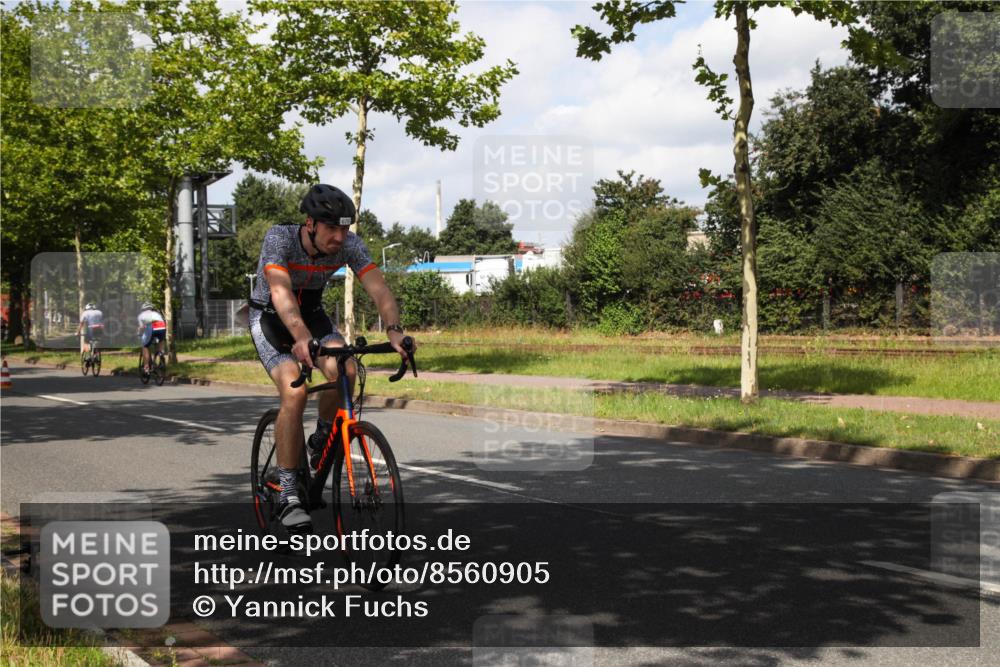10.08.2025 - GEWOBA Citytriathlon Bremen Yannick Fuchs http://msf.ph/oto/8560905 10.08.2025 12:11:12 Radfahren 575, 669, 679, 687, 713, 800, 835 meine-sportfotos.de