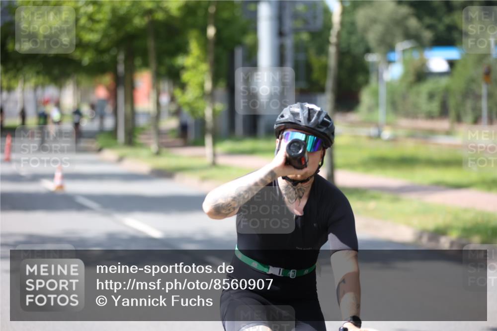 10.08.2025 - GEWOBA Citytriathlon Bremen Yannick Fuchs http://msf.ph/oto/8560907 10.08.2025 14:20:42 Radfahren 11, 28, 35, 56, 61, 67, 69, 80, 110, 145, 157, 216, 229, 272, 274, 281, 312 meine-sportfotos.de