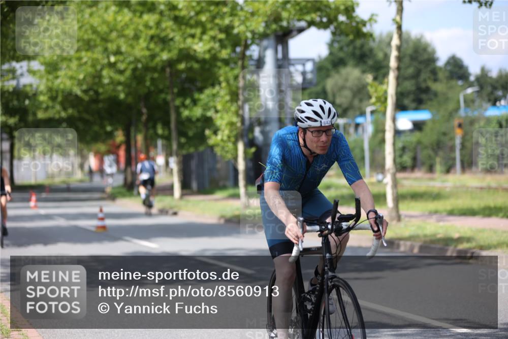 10.08.2025 - GEWOBA Citytriathlon Bremen Yannick Fuchs http://msf.ph/oto/8560913 10.08.2025 12:43:41 Radfahren 835, 837, 842, 907, 925, 955, 1012 meine-sportfotos.de