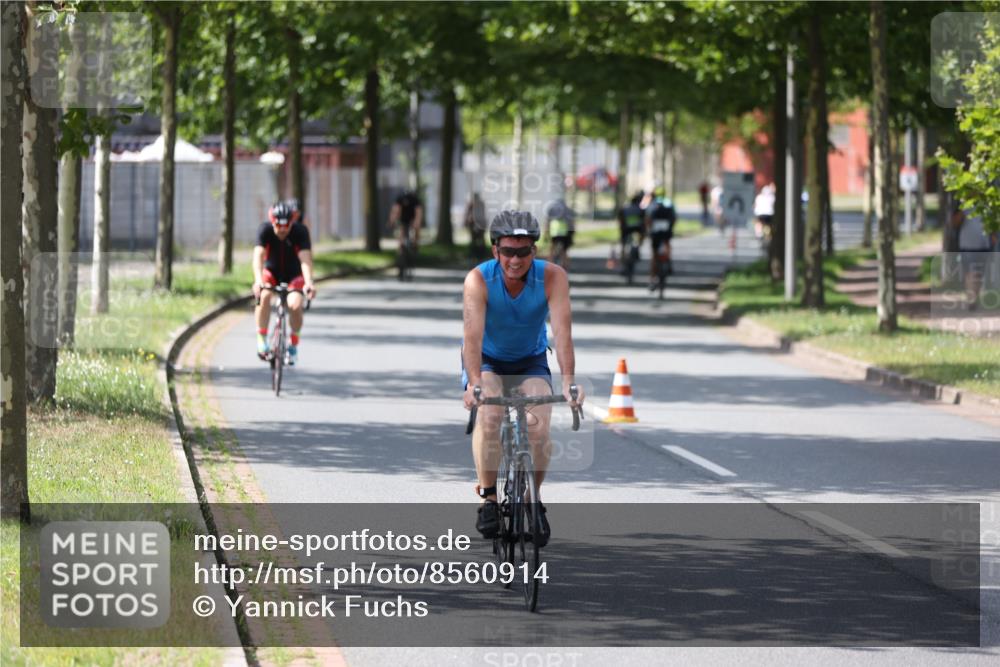 10.08.2025 - GEWOBA Citytriathlon Bremen Yannick Fuchs http://msf.ph/oto/8560914 10.08.2025 14:20:43 Radfahren 11, 28, 35, 56, 61, 67, 69, 80, 110, 145, 157, 216, 229, 272, 274, 281, 312 meine-sportfotos.de