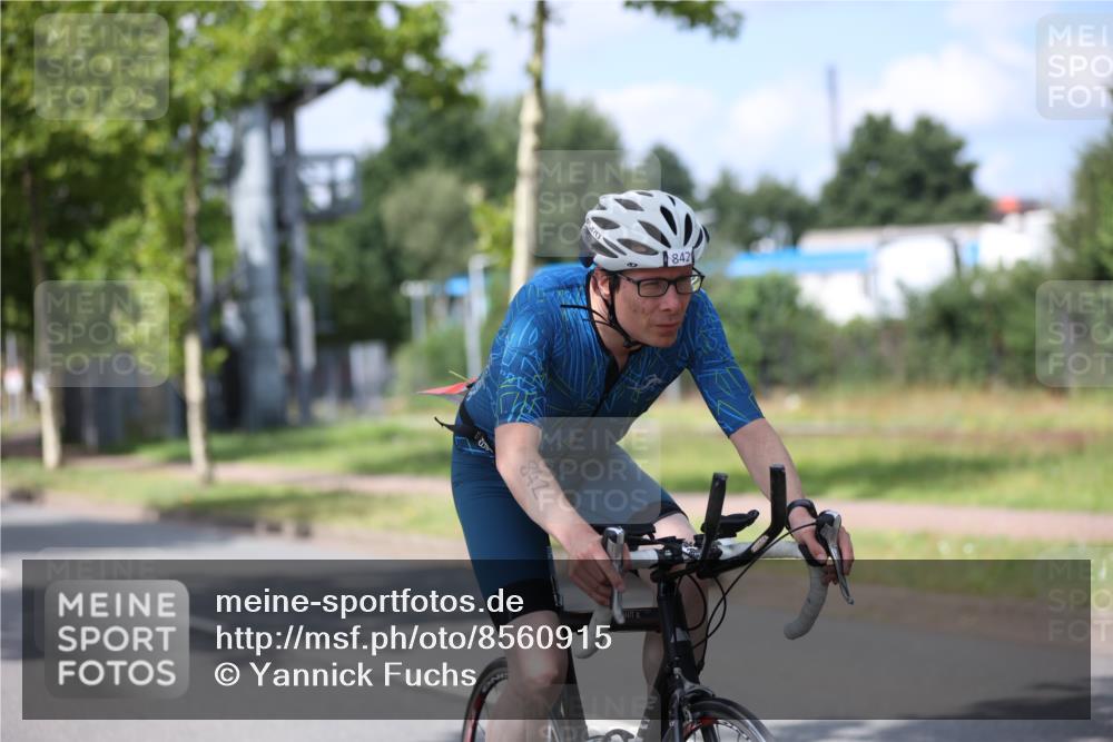 10.08.2025 - GEWOBA Citytriathlon Bremen Yannick Fuchs http://msf.ph/oto/8560915 10.08.2025 12:43:41 Radfahren 835, 837, 842, 907, 925, 955, 1012 meine-sportfotos.de