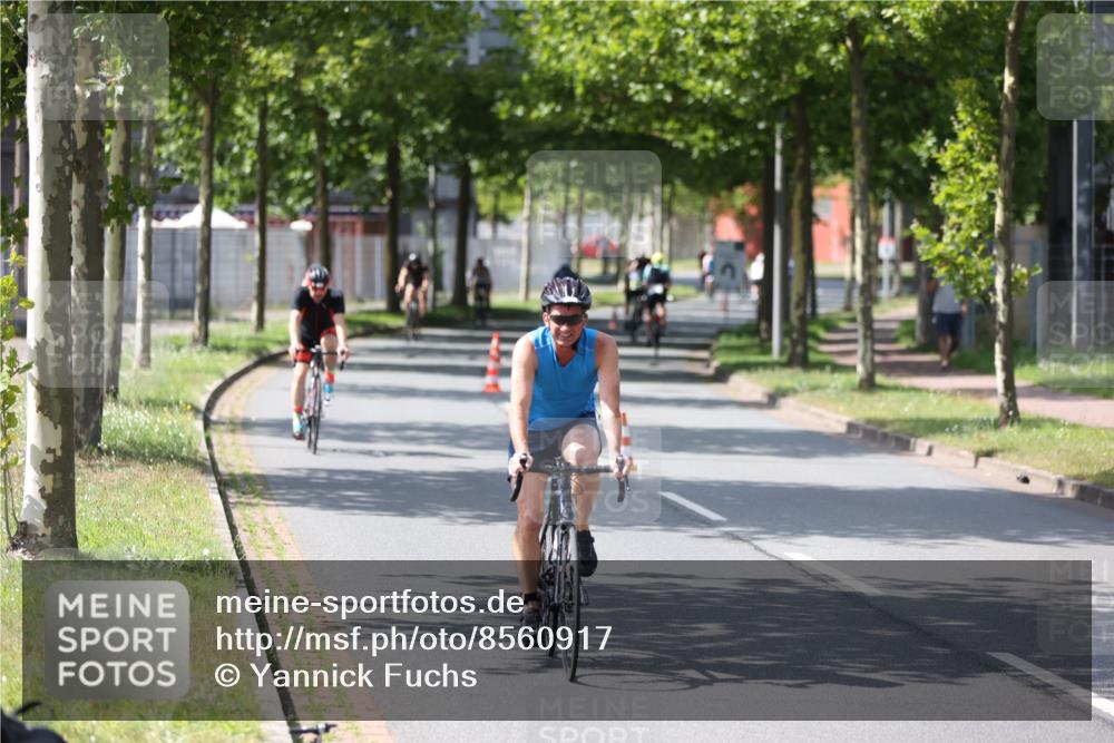 10.08.2025 - GEWOBA Citytriathlon Bremen Yannick Fuchs http://msf.ph/oto/8560917 10.08.2025 14:20:43 Radfahren 11, 28, 35, 56, 61, 67, 69, 80, 110, 145, 157, 216, 229, 272, 274, 281, 312 meine-sportfotos.de