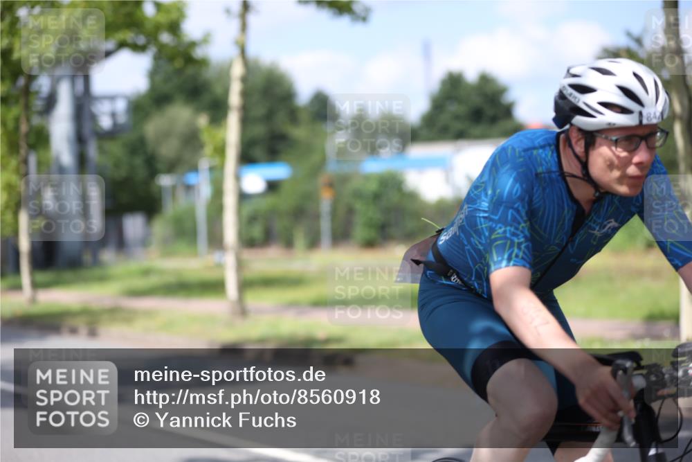 10.08.2025 - GEWOBA Citytriathlon Bremen Yannick Fuchs http://msf.ph/oto/8560918 10.08.2025 12:43:42 Radfahren 608, 835, 837, 842, 907, 925, 954, 955, 1012 meine-sportfotos.de