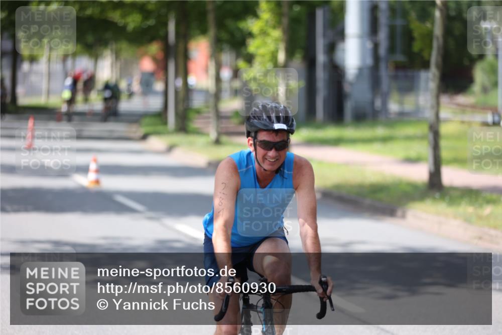 10.08.2025 - GEWOBA Citytriathlon Bremen Yannick Fuchs http://msf.ph/oto/8560930 10.08.2025 14:20:44 Radfahren 11, 28, 56, 61, 67, 69, 73, 80, 110, 145, 157, 216, 229, 272, 274, 281, 312 meine-sportfotos.de