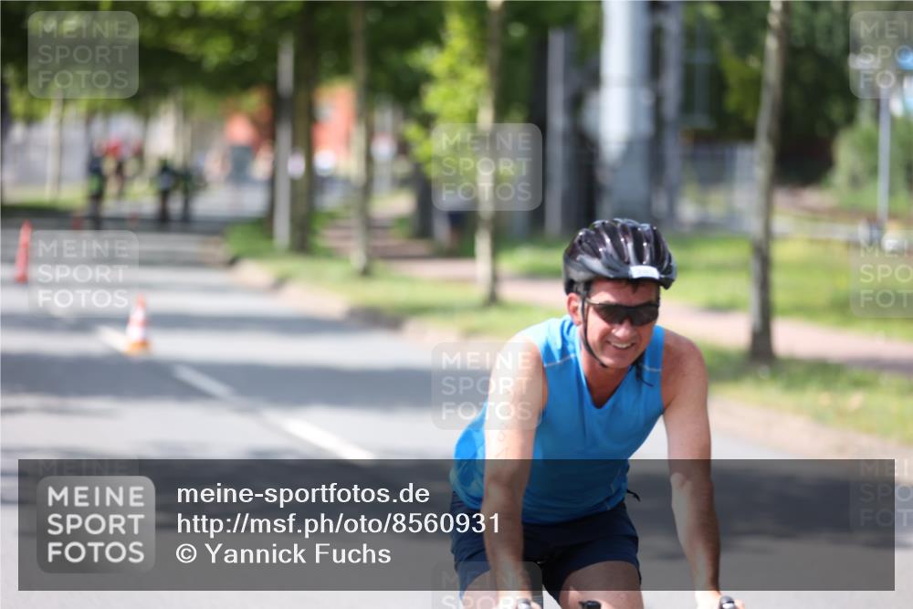 10.08.2025 - GEWOBA Citytriathlon Bremen Yannick Fuchs http://msf.ph/oto/8560931 10.08.2025 14:20:45 Radfahren 11, 28, 56, 61, 67, 69, 73, 110, 145, 157, 216, 229, 272, 274, 281, 312 meine-sportfotos.de