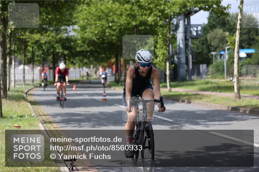 10.08.2025 - GEWOBA Citytriathlon Bremen Yannick Fuchs http://msf.ph/oto/8560933 10.08.2025 12:43:43 Radfahren 608, 835, 837, 842, 907, 925, 954, 955, 1012 meine-sportfotos.de