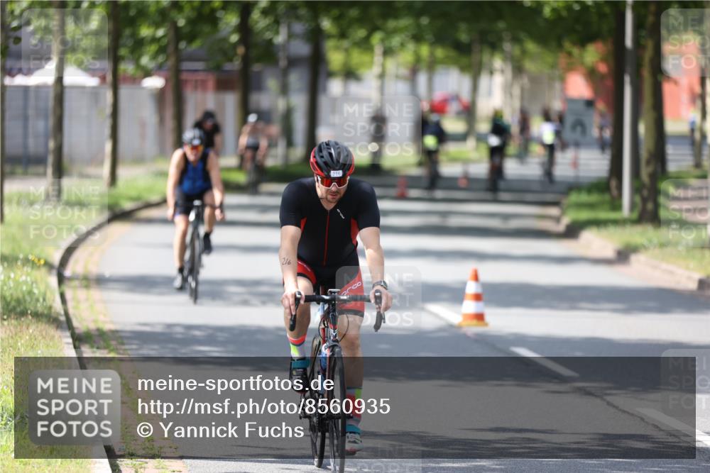 10.08.2025 - GEWOBA Citytriathlon Bremen Yannick Fuchs http://msf.ph/oto/8560935 10.08.2025 14:20:45 Radfahren 11, 28, 56, 61, 67, 69, 73, 110, 145, 157, 216, 229, 272, 274, 281, 312 meine-sportfotos.de