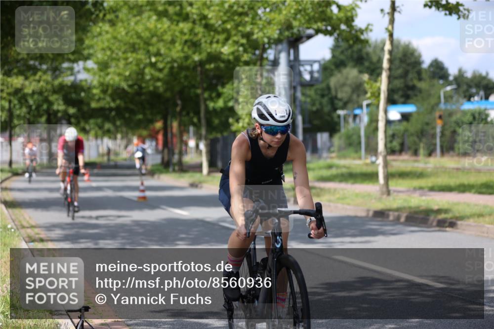 10.08.2025 - GEWOBA Citytriathlon Bremen Yannick Fuchs http://msf.ph/oto/8560936 10.08.2025 12:43:43 Radfahren 608, 835, 837, 842, 907, 925, 954, 955, 1012 meine-sportfotos.de