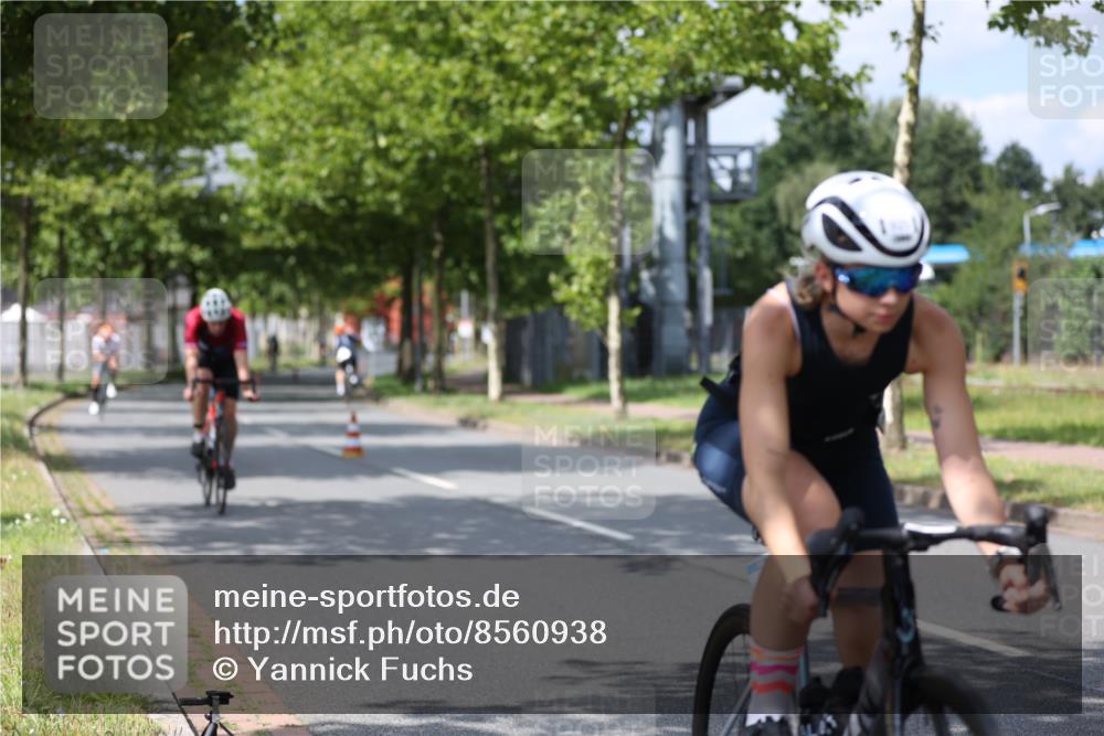10.08.2025 - GEWOBA Citytriathlon Bremen Yannick Fuchs http://msf.ph/oto/8560938 10.08.2025 12:43:43 Radfahren 608, 835, 837, 842, 907, 925, 954, 955, 1012 meine-sportfotos.de
