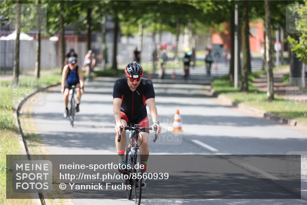 10.08.2025 - GEWOBA Citytriathlon Bremen Yannick Fuchs http://msf.ph/oto/8560939 10.08.2025 14:20:45 Radfahren 11, 28, 56, 61, 67, 69, 73, 110, 145, 157, 216, 229, 272, 274, 281, 312 meine-sportfotos.de