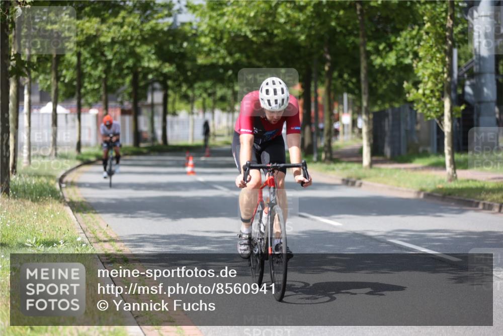 10.08.2025 - GEWOBA Citytriathlon Bremen Yannick Fuchs http://msf.ph/oto/8560941 10.08.2025 12:43:44 Radfahren 608, 835, 837, 842, 907, 925, 954, 955, 1012 meine-sportfotos.de
