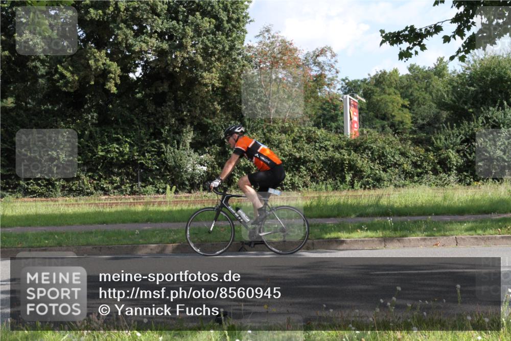 10.08.2025 - GEWOBA Citytriathlon Bremen Yannick Fuchs http://msf.ph/oto/8560945 10.08.2025 10:39:12 Radfahren 35, 107, 111, 113, 165, 215, 472, 481, 498, 499 meine-sportfotos.de