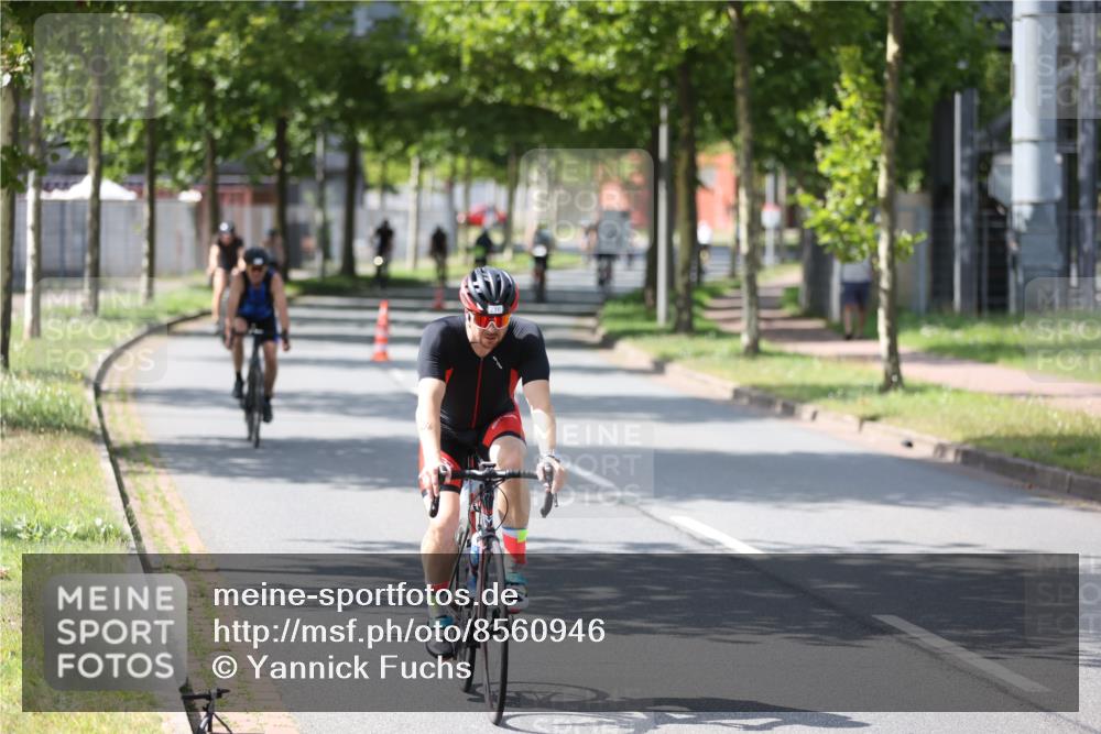 10.08.2025 - GEWOBA Citytriathlon Bremen Yannick Fuchs http://msf.ph/oto/8560946 10.08.2025 14:20:46 Radfahren 11, 56, 61, 67, 69, 73, 110, 142, 145, 157, 216, 229, 272, 274, 281, 312 meine-sportfotos.de