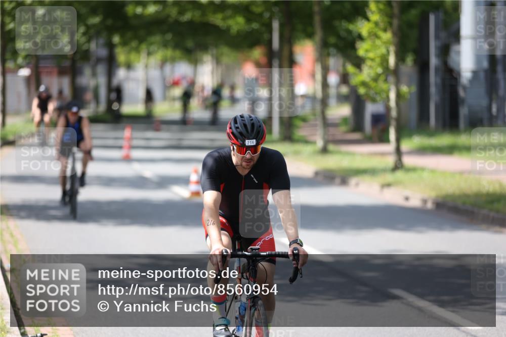 10.08.2025 - GEWOBA Citytriathlon Bremen Yannick Fuchs http://msf.ph/oto/8560954 10.08.2025 14:20:46 Radfahren 11, 56, 61, 67, 69, 73, 110, 142, 145, 157, 216, 229, 272, 274, 281, 312 meine-sportfotos.de