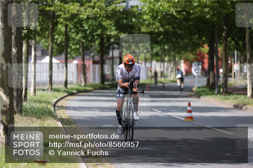 10.08.2025 - GEWOBA Citytriathlon Bremen Yannick Fuchs http://msf.ph/oto/8560957 10.08.2025 12:43:45 Radfahren 608, 835, 837, 842, 907, 925, 954, 955, 1012 meine-sportfotos.de