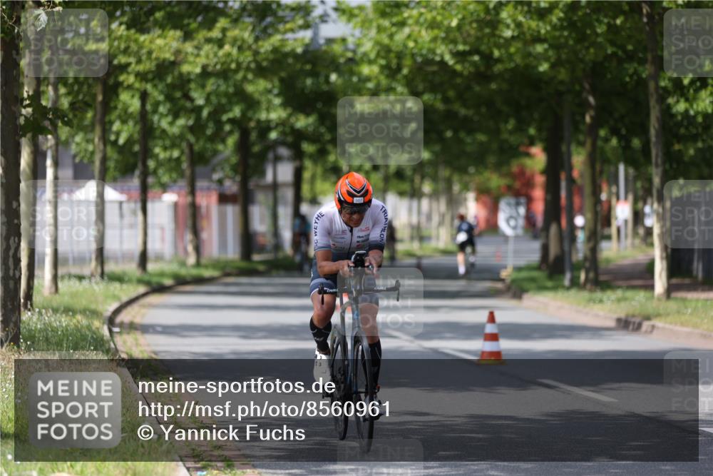 10.08.2025 - GEWOBA Citytriathlon Bremen Yannick Fuchs http://msf.ph/oto/8560961 10.08.2025 12:43:45 Radfahren 608, 835, 837, 842, 907, 925, 954, 955, 1012 meine-sportfotos.de
