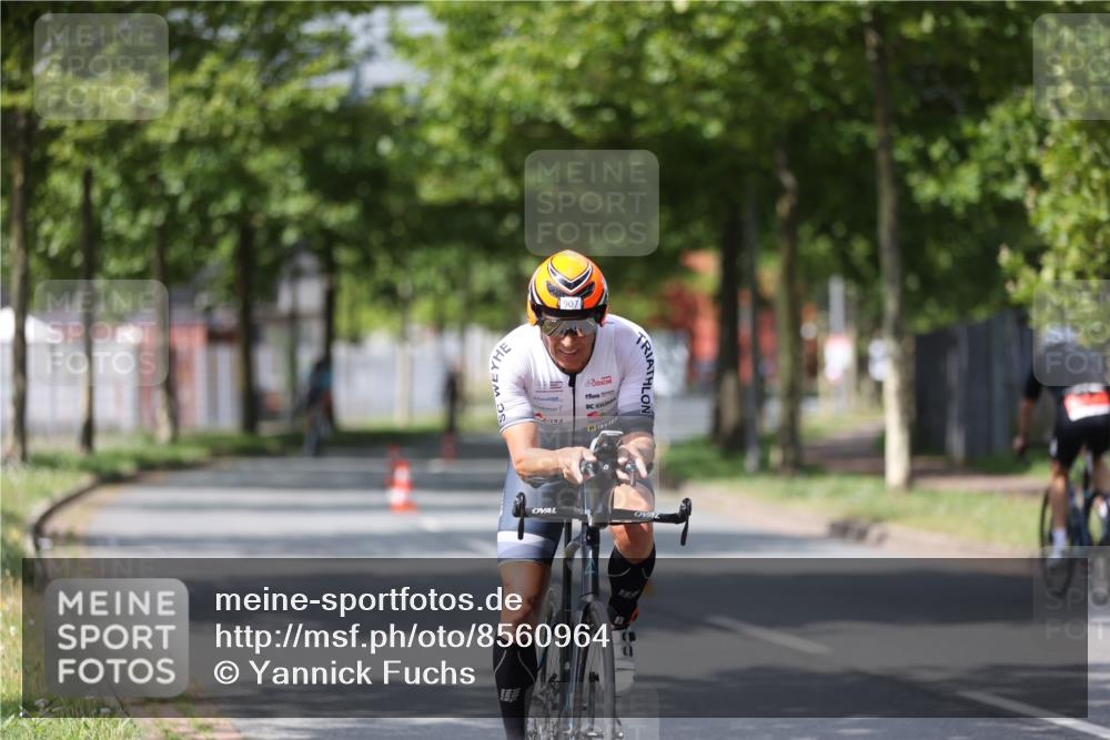 10.08.2025 - GEWOBA Citytriathlon Bremen Yannick Fuchs http://msf.ph/oto/8560964 10.08.2025 12:43:46 Radfahren 608, 835, 837, 842, 907, 925, 954, 955, 1012 meine-sportfotos.de