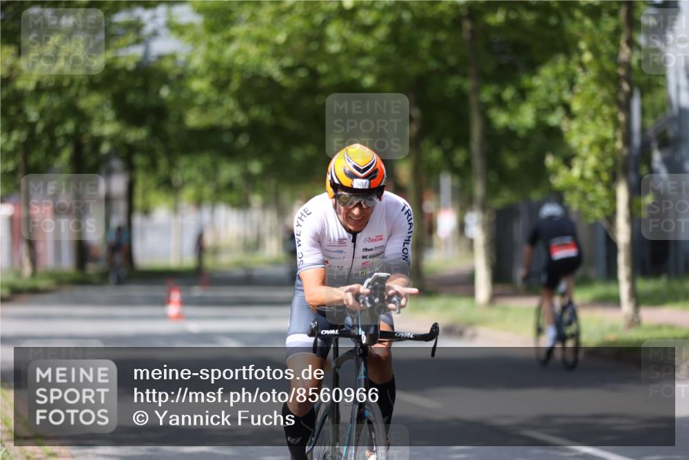 10.08.2025 - GEWOBA Citytriathlon Bremen Yannick Fuchs http://msf.ph/oto/8560966 10.08.2025 12:43:46 Radfahren 608, 835, 837, 842, 907, 925, 954, 955, 1012 meine-sportfotos.de