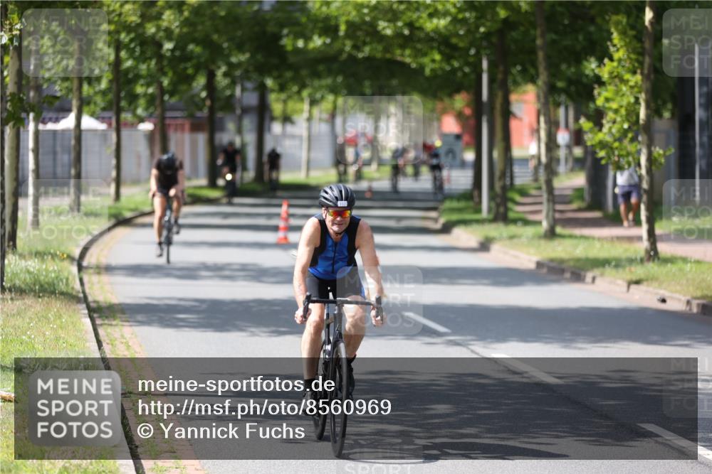 10.08.2025 - GEWOBA Citytriathlon Bremen Yannick Fuchs http://msf.ph/oto/8560969 10.08.2025 14:20:47 Radfahren 11, 56, 61, 67, 69, 73, 110, 142, 145, 157, 216, 229, 272, 274, 281, 312 meine-sportfotos.de