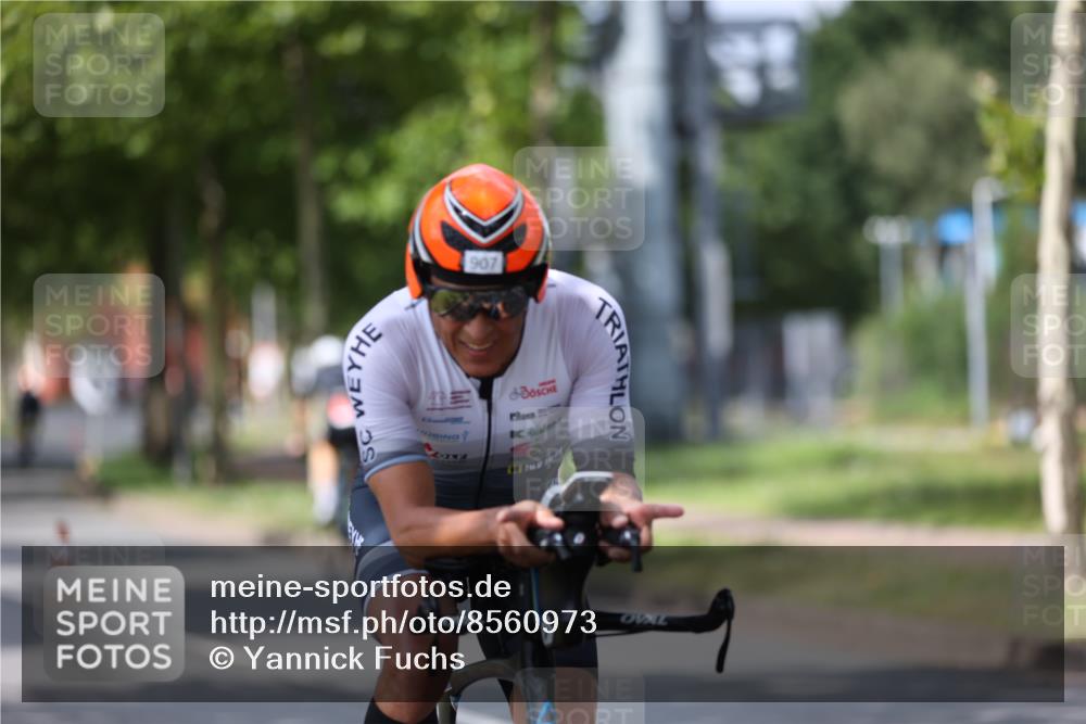 10.08.2025 - GEWOBA Citytriathlon Bremen Yannick Fuchs http://msf.ph/oto/8560973 10.08.2025 12:43:46 Radfahren 608, 835, 837, 842, 907, 925, 954, 955, 1012 meine-sportfotos.de