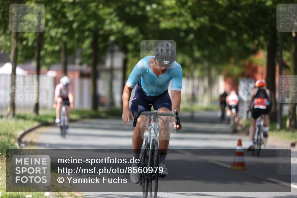 10.08.2025 - GEWOBA Citytriathlon Bremen Yannick Fuchs http://msf.ph/oto/8560979 10.08.2025 12:43:52 Radfahren 608, 842, 907, 925, 954, 1012, 1036 meine-sportfotos.de