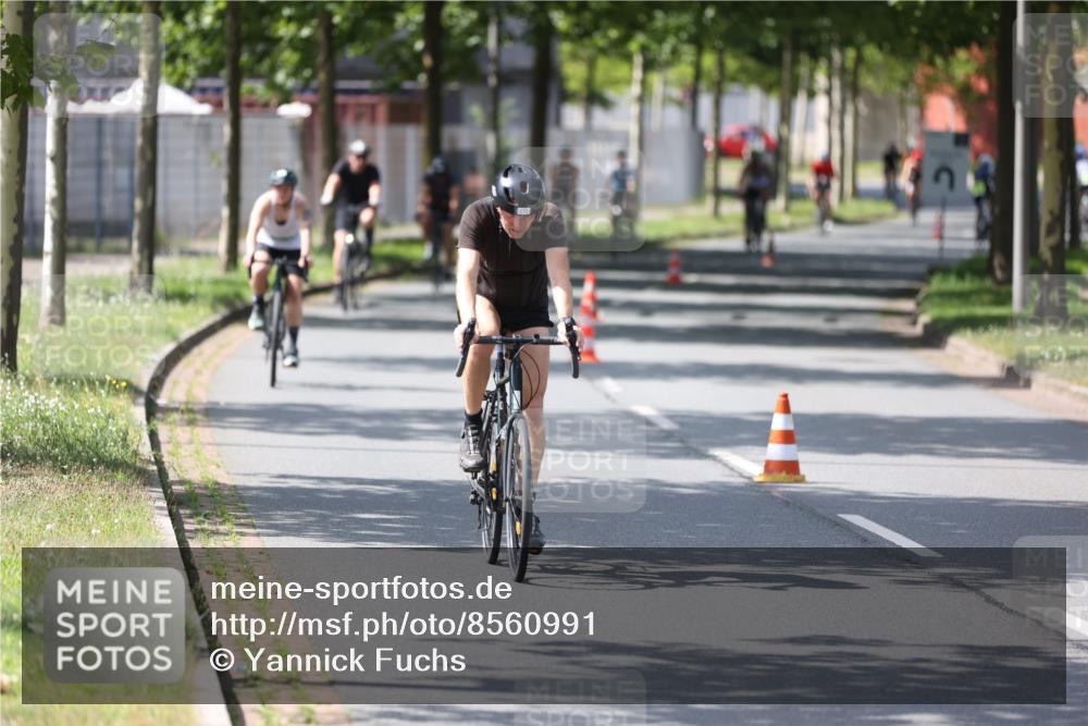 10.08.2025 - GEWOBA Citytriathlon Bremen Yannick Fuchs http://msf.ph/oto/8560991 10.08.2025 14:20:49 Radfahren 11, 56, 61, 69, 73, 110, 142, 145, 157, 216, 229, 266, 272, 274, 281, 312 meine-sportfotos.de