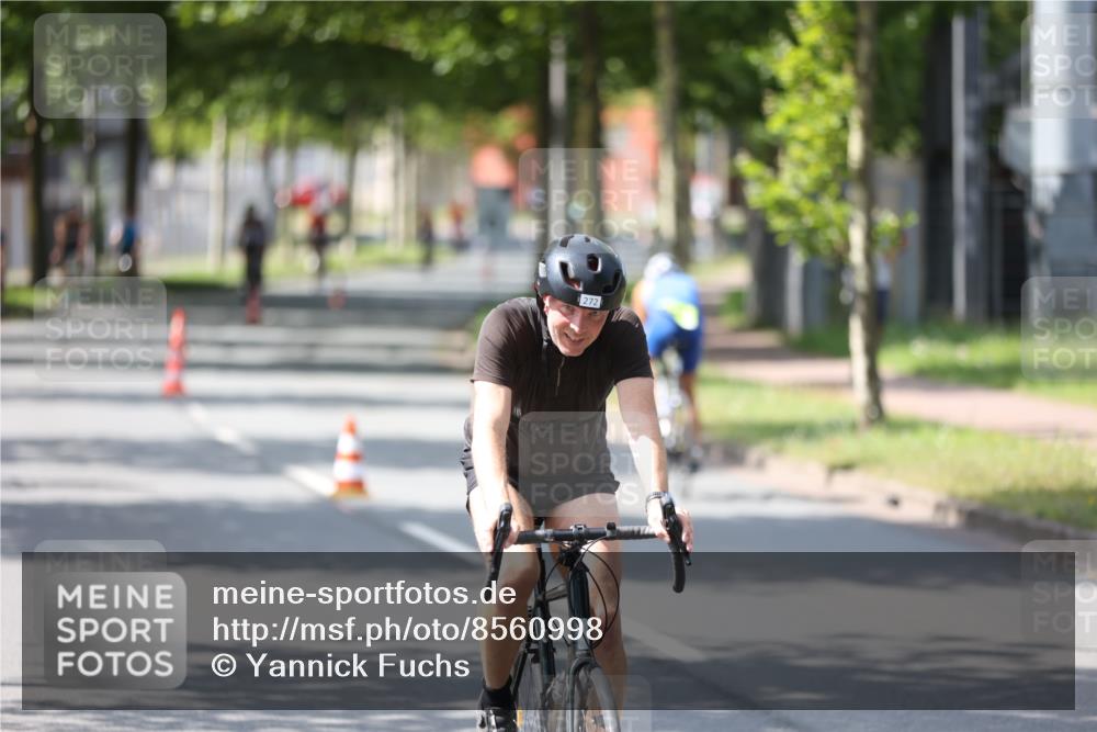 10.08.2025 - GEWOBA Citytriathlon Bremen Yannick Fuchs http://msf.ph/oto/8560998 10.08.2025 14:20:50 Radfahren 11, 56, 61, 69, 73, 110, 142, 145, 157, 191, 216, 229, 266, 272, 281, 312 meine-sportfotos.de