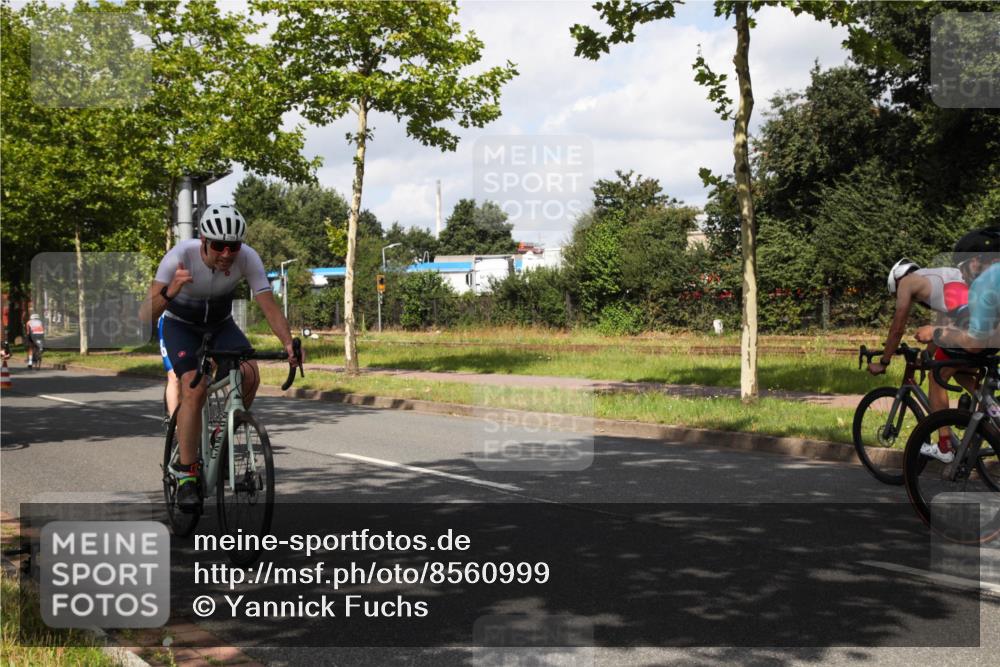 10.08.2025 - GEWOBA Citytriathlon Bremen Yannick Fuchs http://msf.ph/oto/8560999 10.08.2025 12:12:03 Radfahren 576, 605, 667, 699, 702, 799, 816, 907, 1003 meine-sportfotos.de
